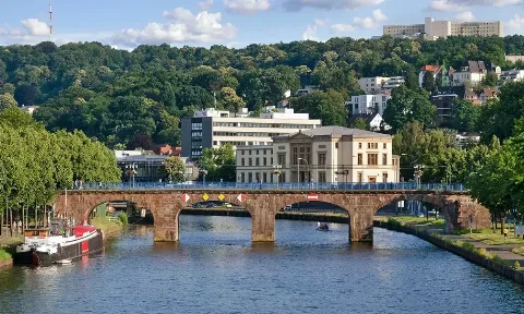 Treppenhausreinigung in Saarbrücken